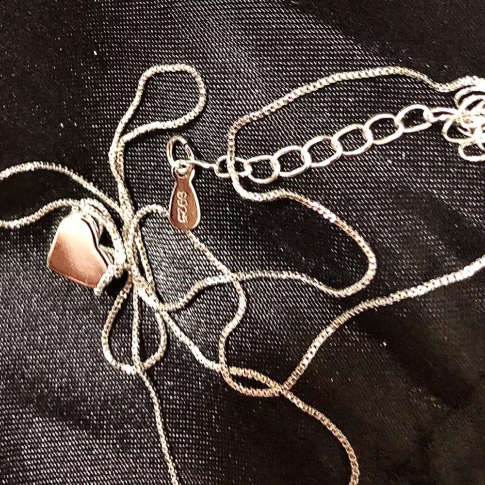 🌟 Sterling Silver 925 Heart 💓 Necklace - Picture 4 of 4